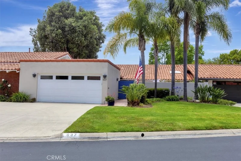 537 Vista Grande photo 2