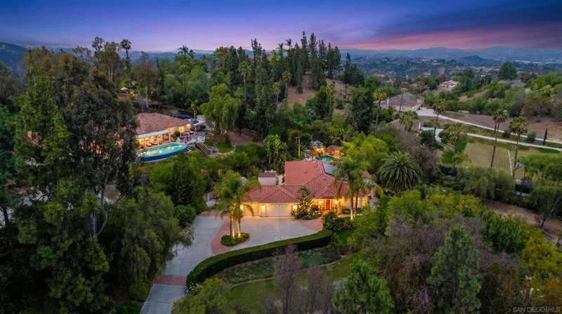 3537 Rosa Way