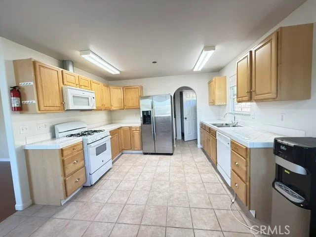Photo 2 of 668 1st