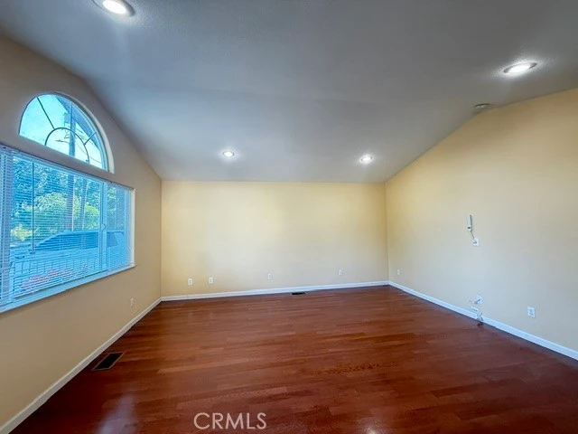 Interior 4