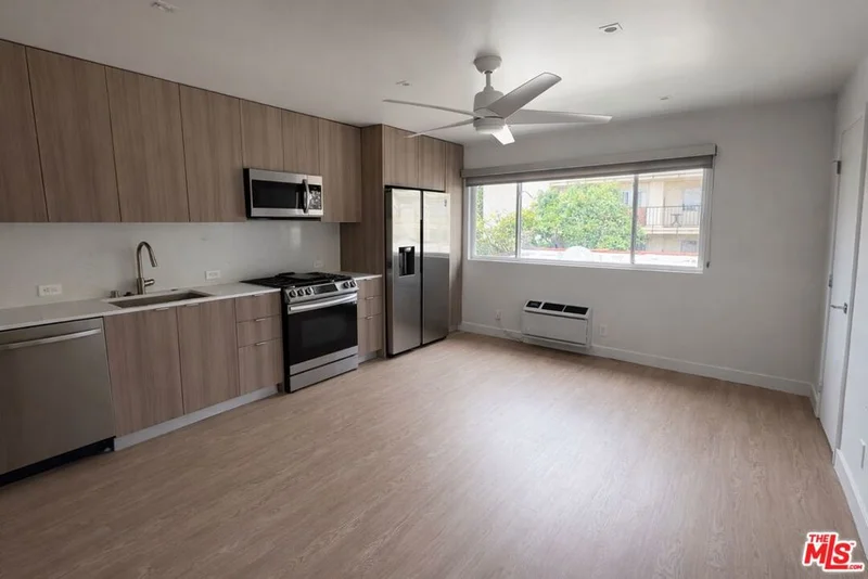1433 Euclid Street 7 photo 2