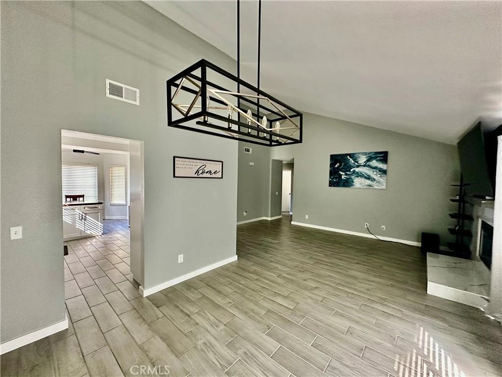 Interior 4