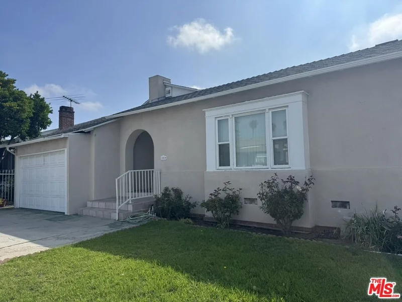 1014 N Alexandria Avenue photo 2