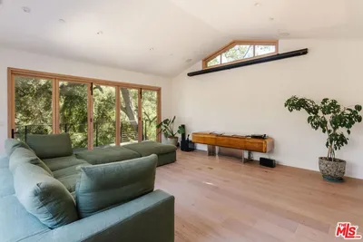 1149 Old Topanga Canyon Road photo 2