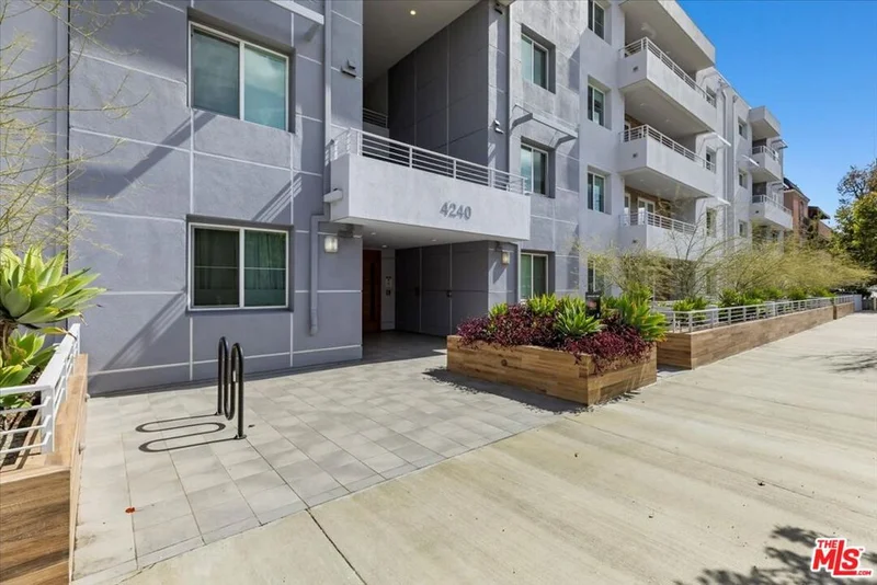 4240 Laurel Canyon Boulevard 107, Studio City, CA 91604