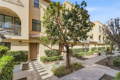 809 S Anaheim Boulevard 101
