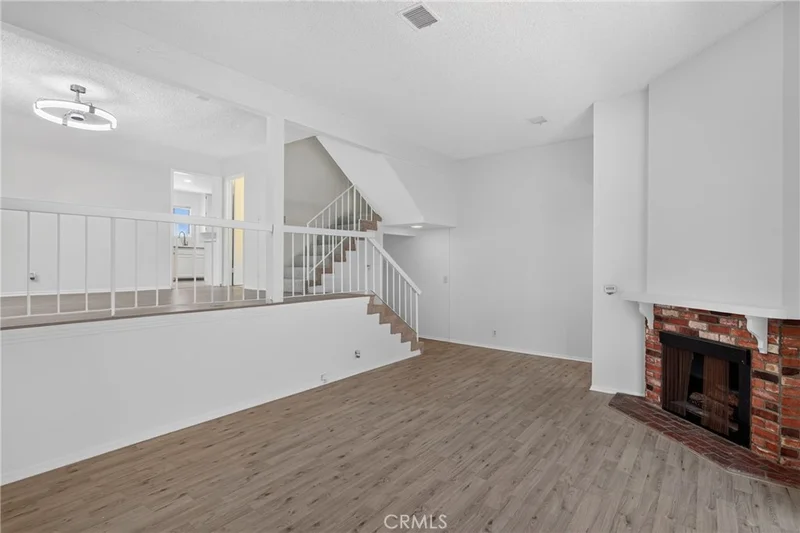 18410 Lull Street 1 photo 2