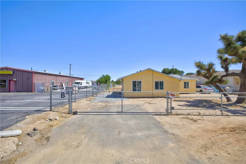 15990 Yucca Street B photo 2