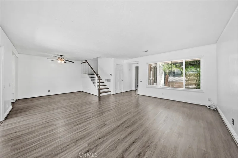 Photo 2 of 29616 Oakwood Ct