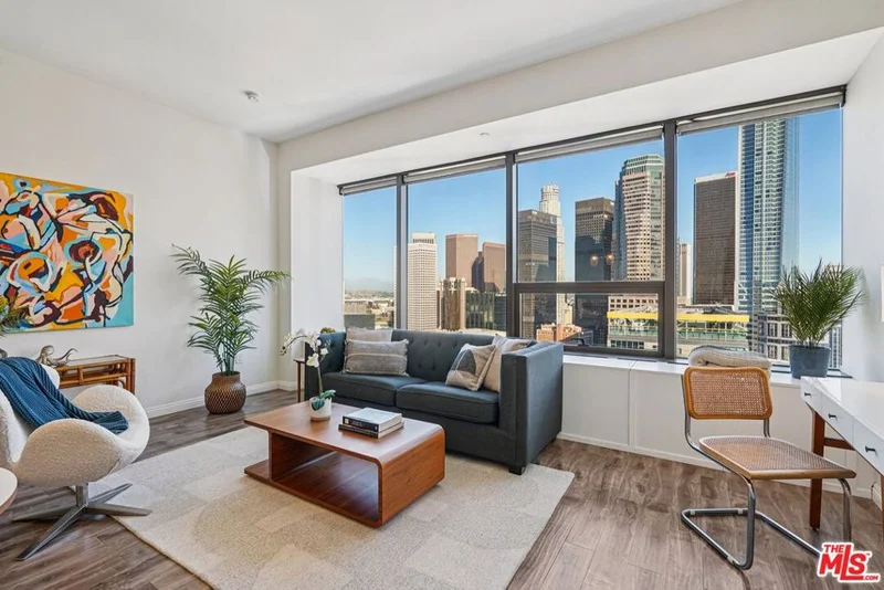 1100 Wilshire Boulevard 2209