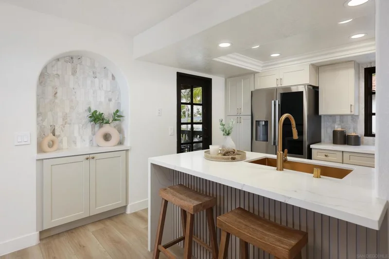406 Paseo Pacifica