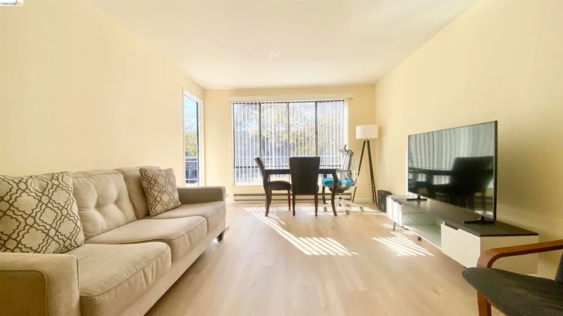 2 Commodore Drive D273