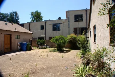 5739 Hazeltine Avenue photo 2
