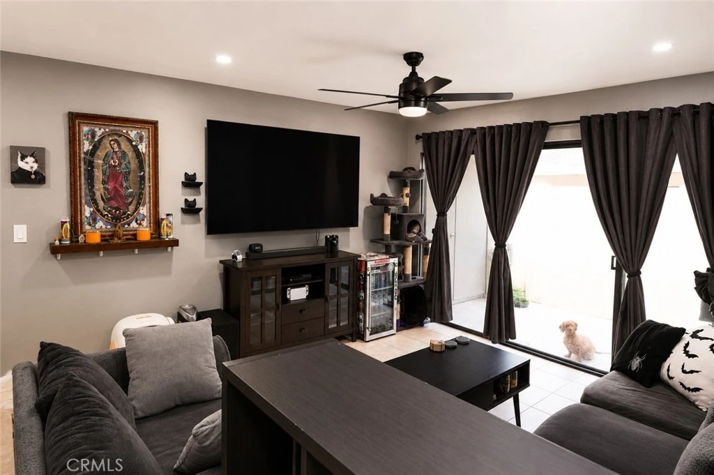 Interior 3