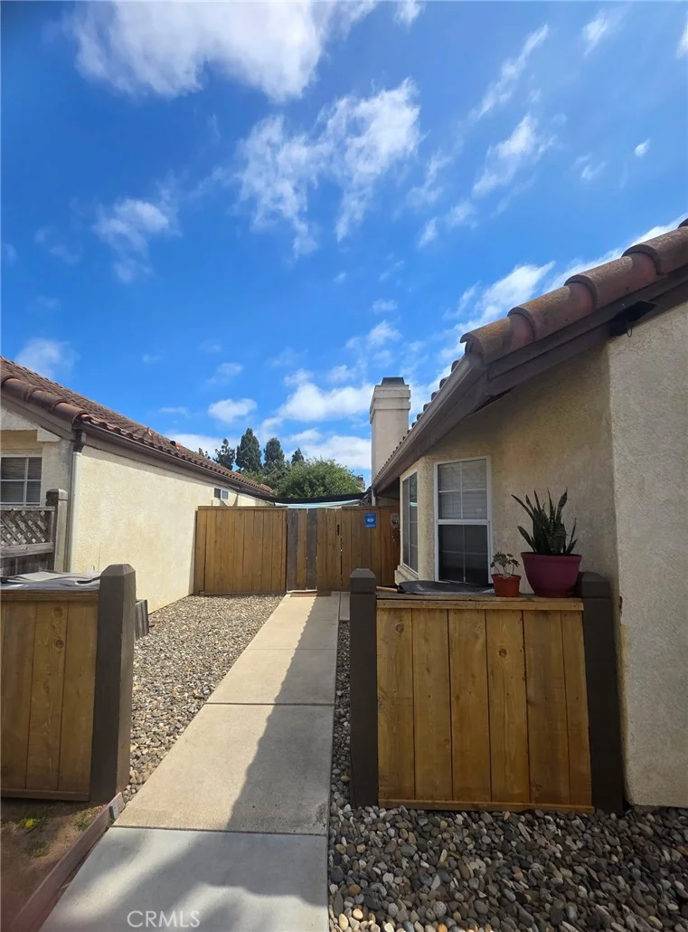 634 Gingko Court photo 2