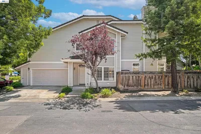 55 Heather Garden Ln