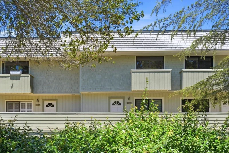 2315 Sharon Road photo 2