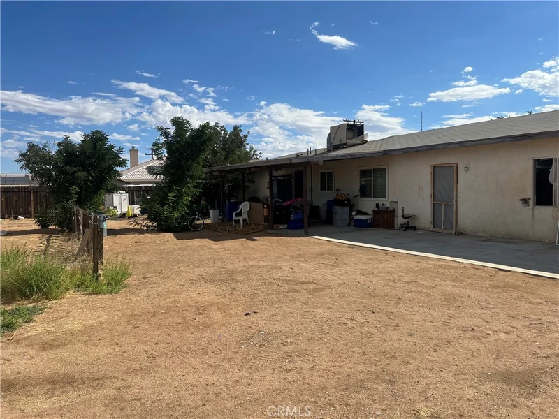 12442 Quinnault Road, Apple Valley, CA 92308