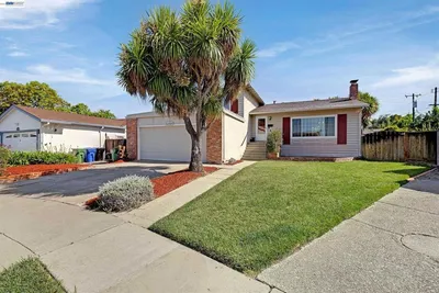 35924 Nicolet Court