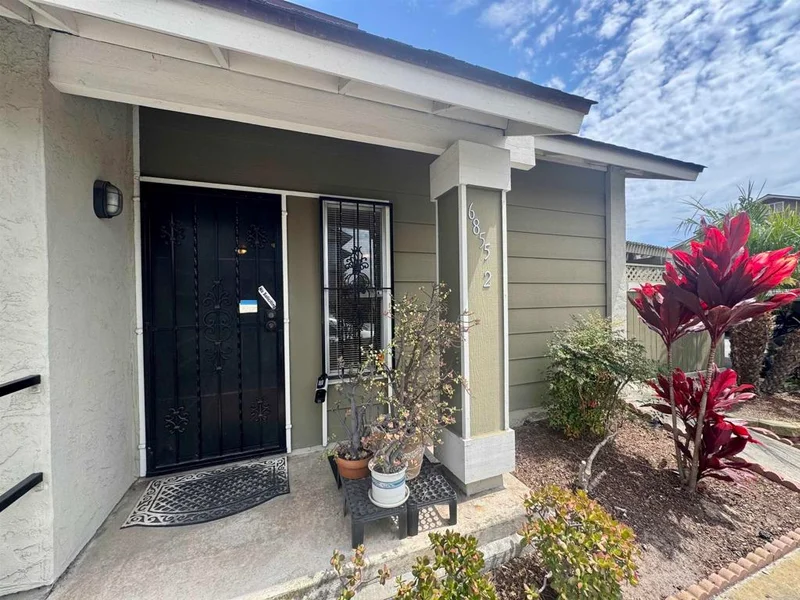 6855 Bear River Row 2, San Diego, CA 92139
