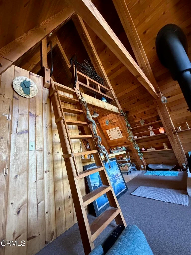 Interior 4