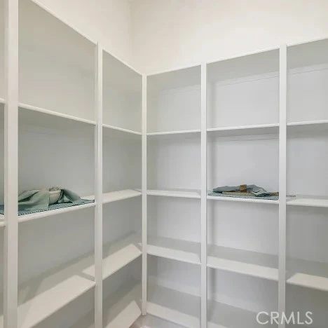Interior 4