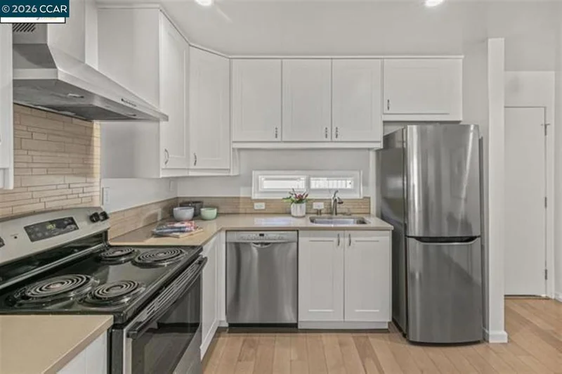 Photo 2 of 1725 Liberty # 10