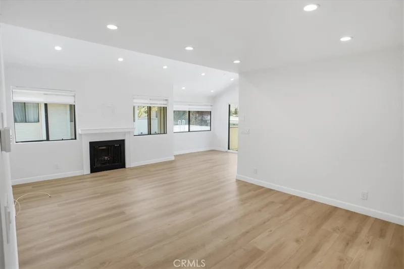 Photo 2 of 10566 Sunland 7