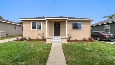 2409 Pepperwood Avenue photo 2