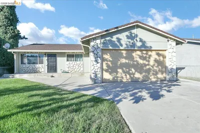 3349 Zamora Way