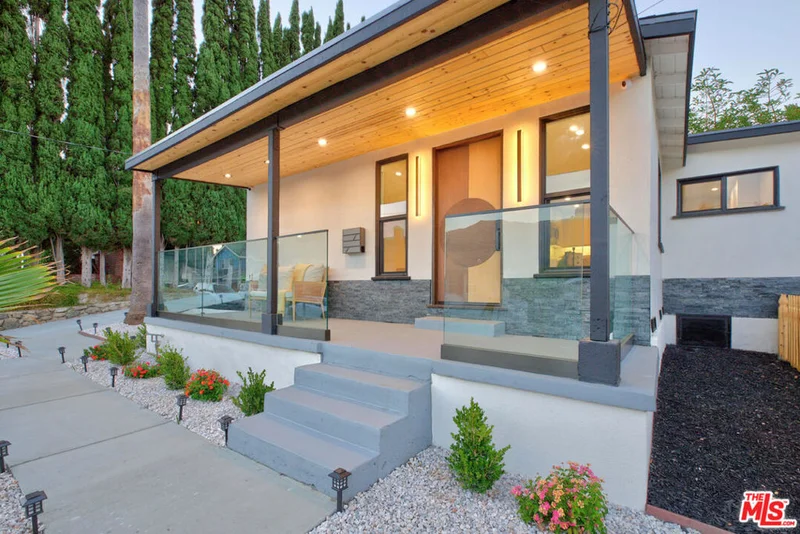 3623 5th Avenue photo 2