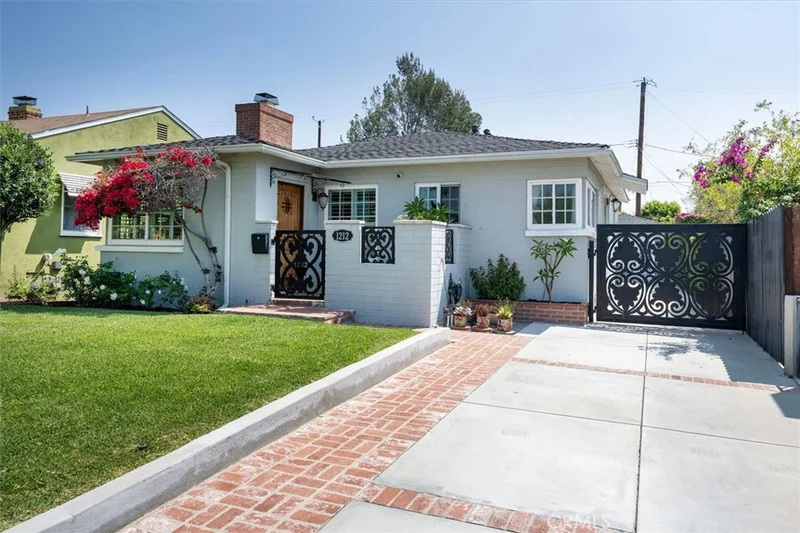 1212 N Avon Street, Burbank, CA 91505