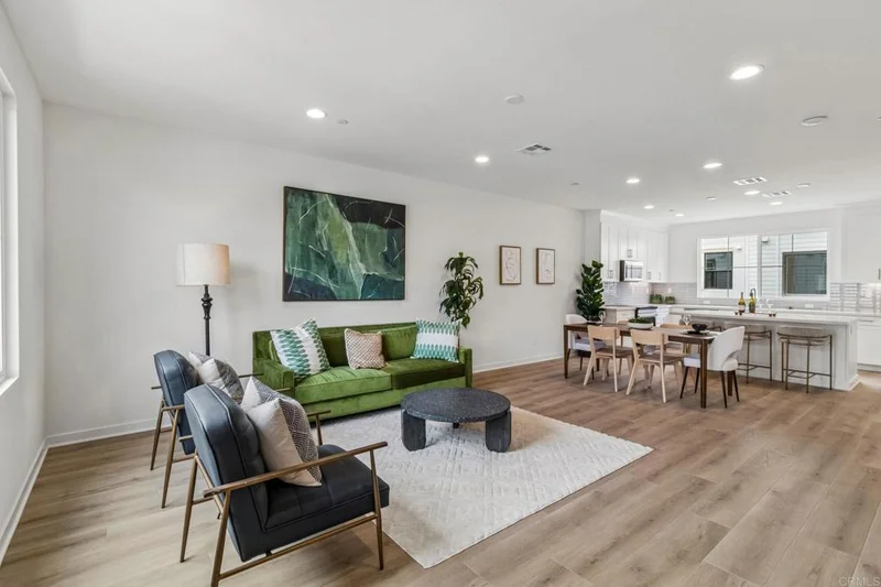 2572 Delphinium Lane