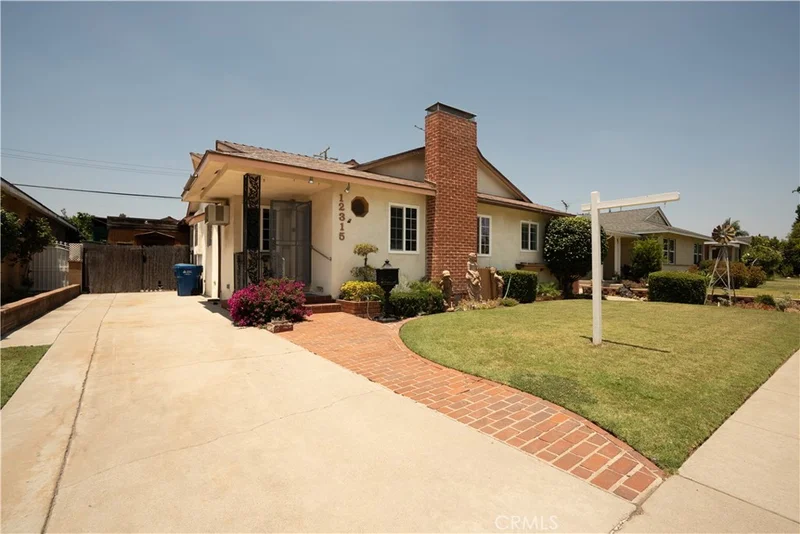 12315 Pomering, Downey, CA 90242