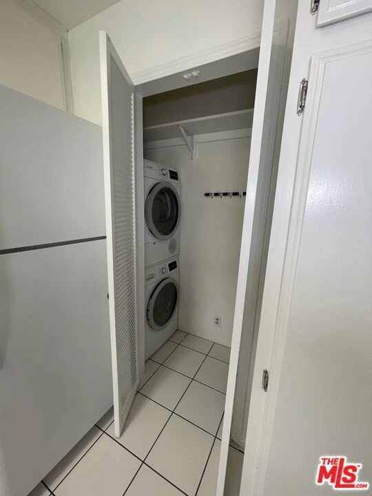 Interior 4