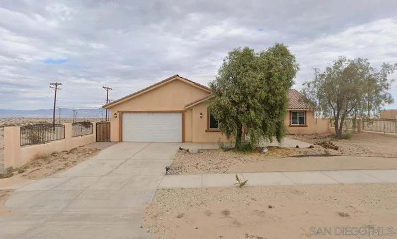 2316 Lark Court
