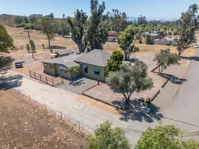1077 Montecito Way