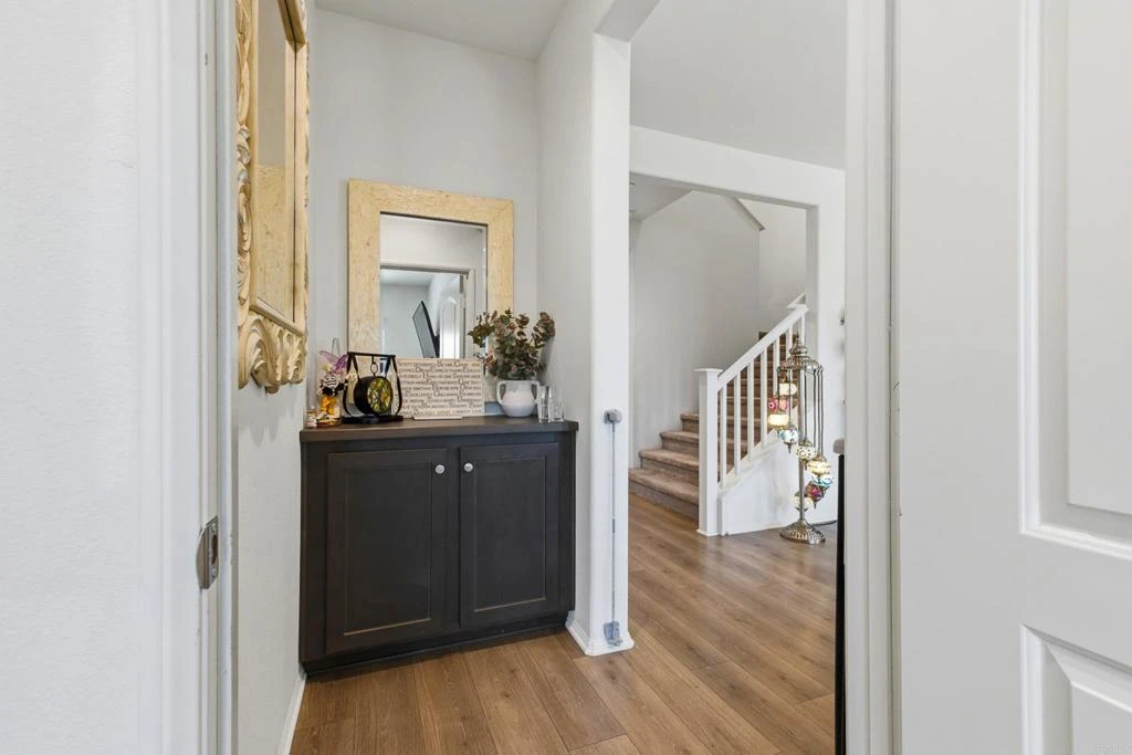 Interior 4