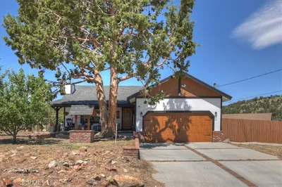 1170 Crestwood