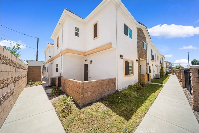 16425 Arrow Blvd 1715 photo 2