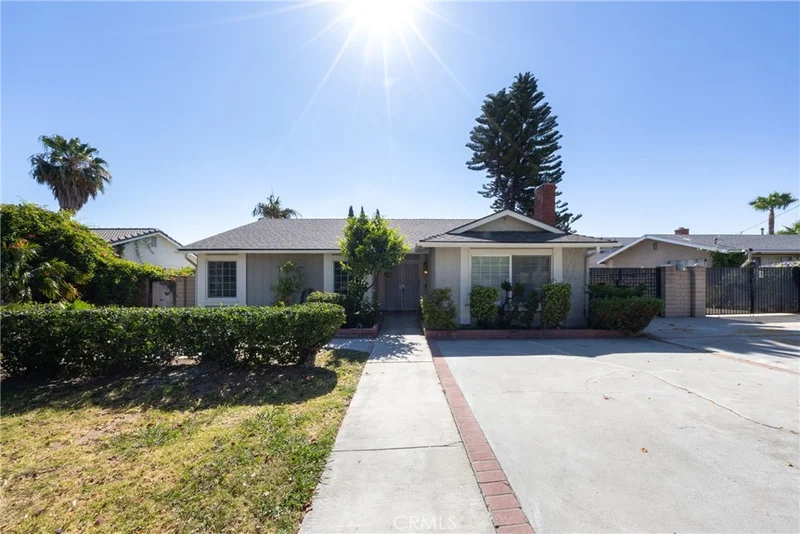 2073 S Lincoln photo 2
