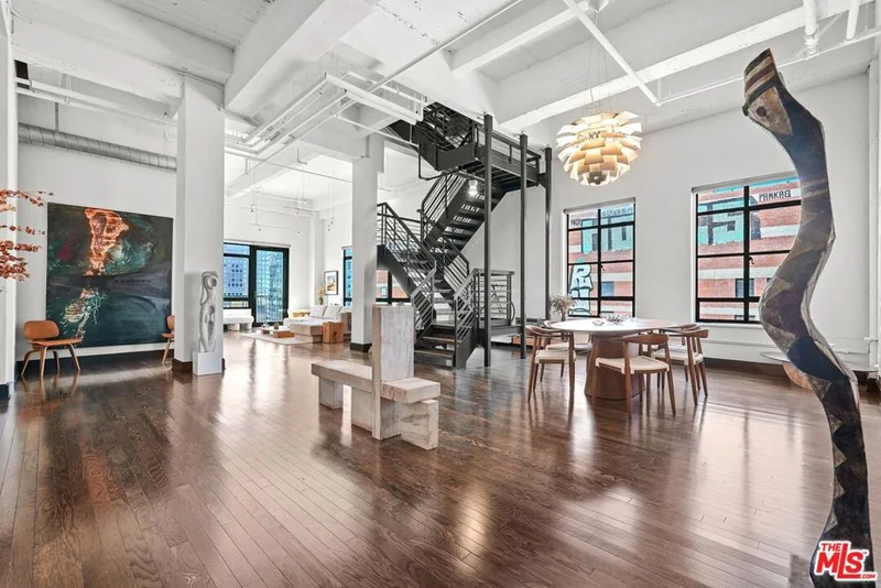 849 S Broadway 1210, Los Angeles, CA 90014