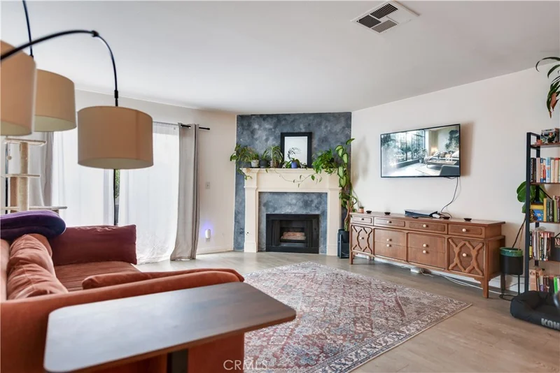 941 S Mountain