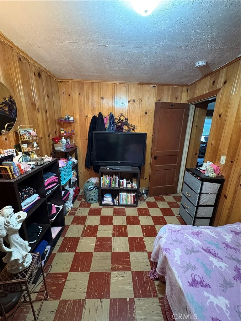 Interior 4