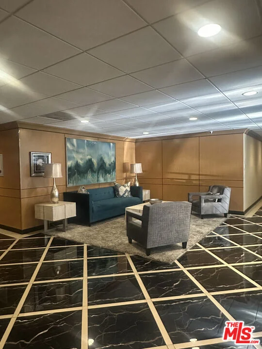 100 S Doheny Drive 213