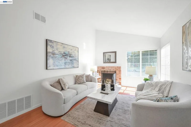 4309 Jessica Cir
