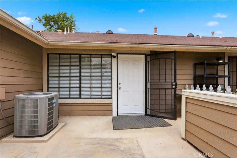 11350 Foothill 35