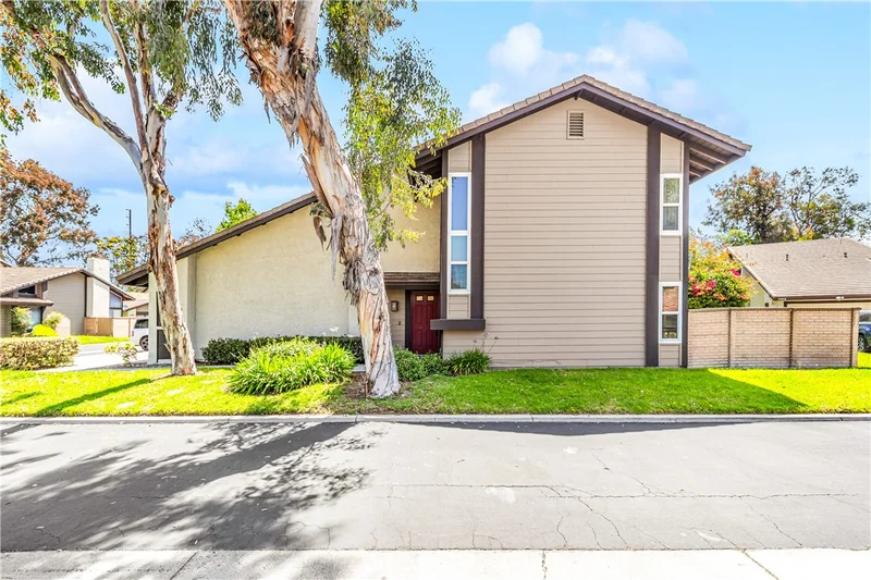 Photo 2 of 11870 Mansa Court