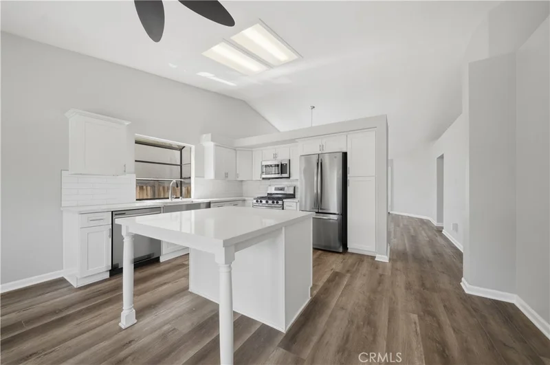24428 Oakridge Cir, Murrieta, CA 92562
