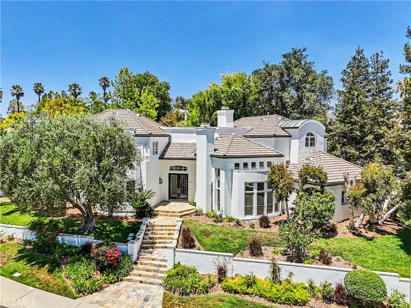 3907 Peartree photo 2